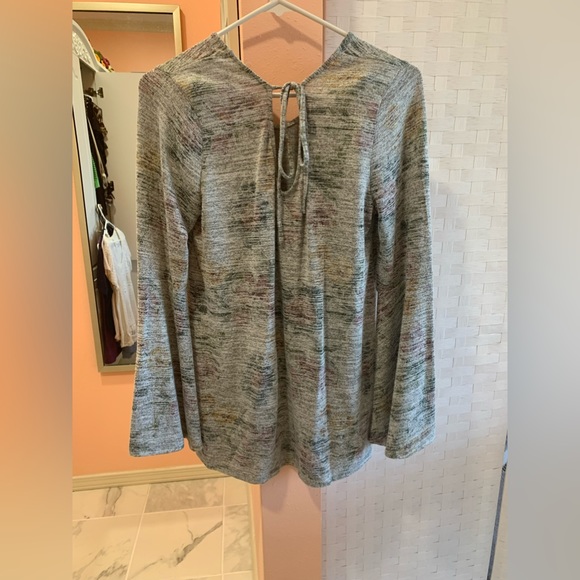 Soft woven long belled sleeve top - Picture 3 of 4